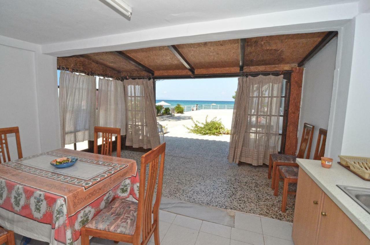 Oasis Beachfront Studios & Apartments, By Zantewize Alikanász Kültér fotó